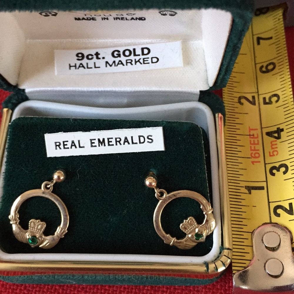 9ct Gold Emeralds earrings